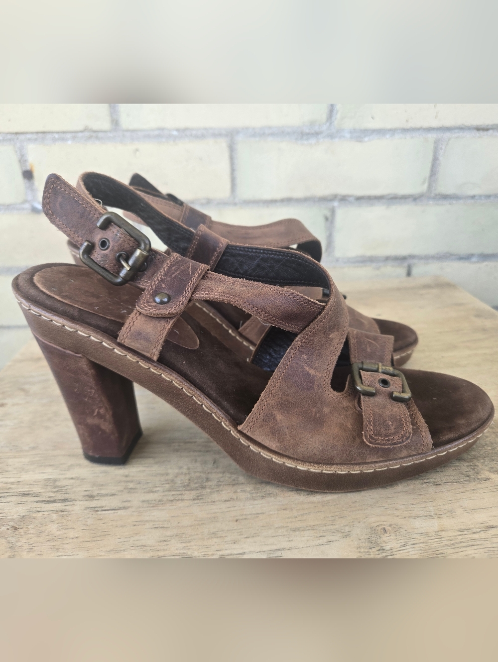 Aquatalia Leather Sandals